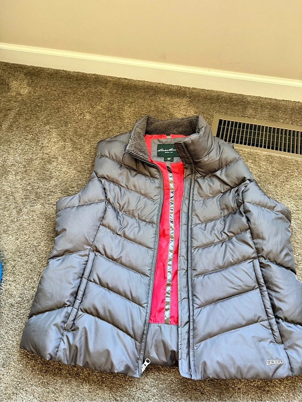 Women’s Eddie Bauer brown Puffer Vest Size xxl
